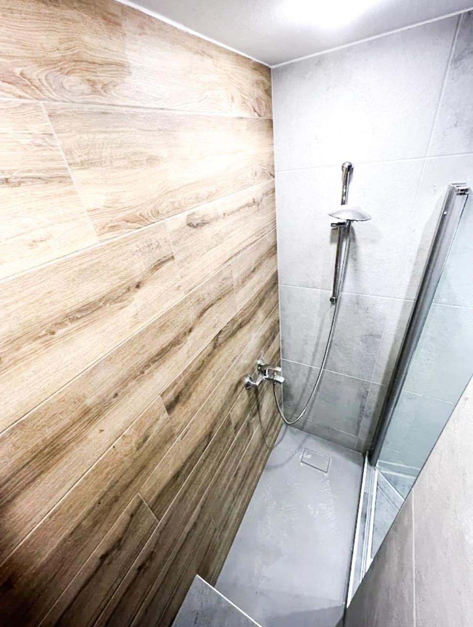Casa De Dinca, 2 Bedroom, Big Balcony, Free Parking Zone ซาเกร็บ ภายนอก รูปภาพ